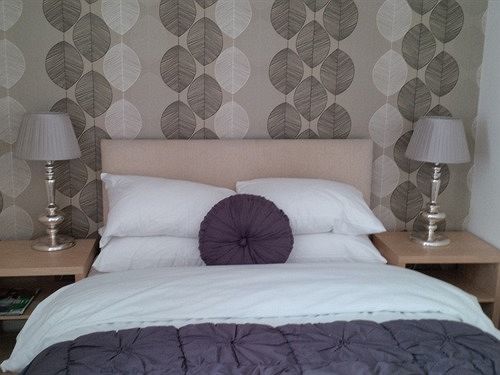 Отель The Crown And Cushion Виндзор Экстерьер фото